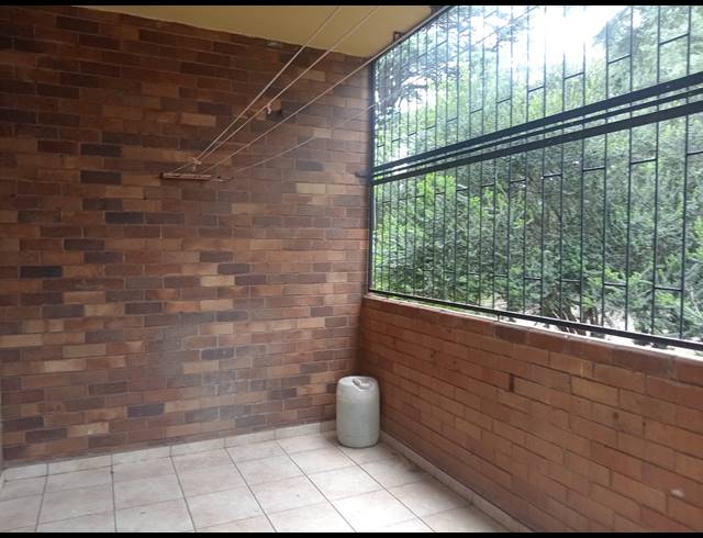 2 BEDROOM APARTMENT FOR SALE IN VANDERBIJLPARK CW 3